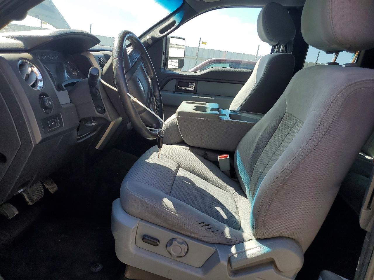 Ford F-150 Super Cab