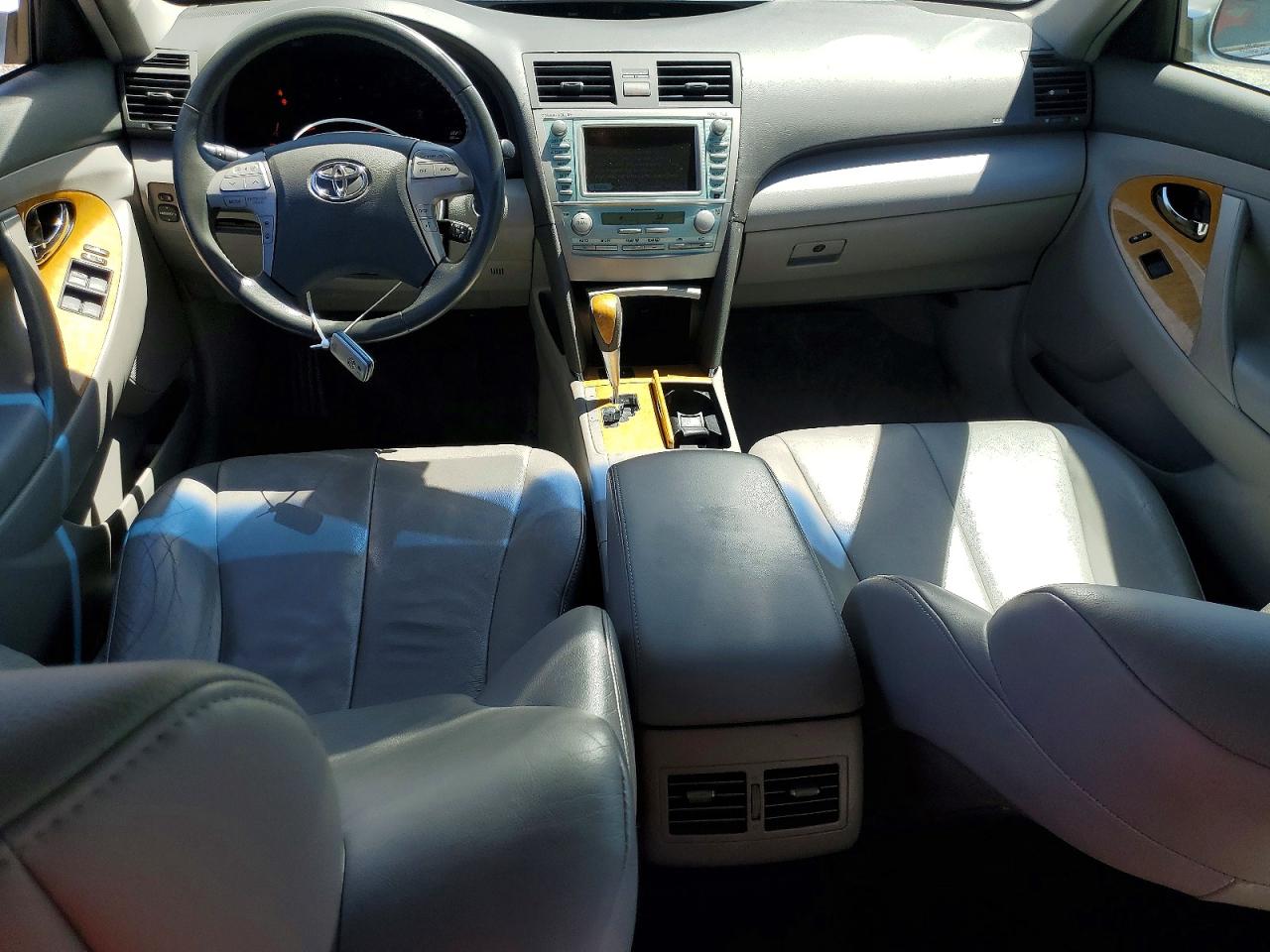 Toyota Camry Xle V6