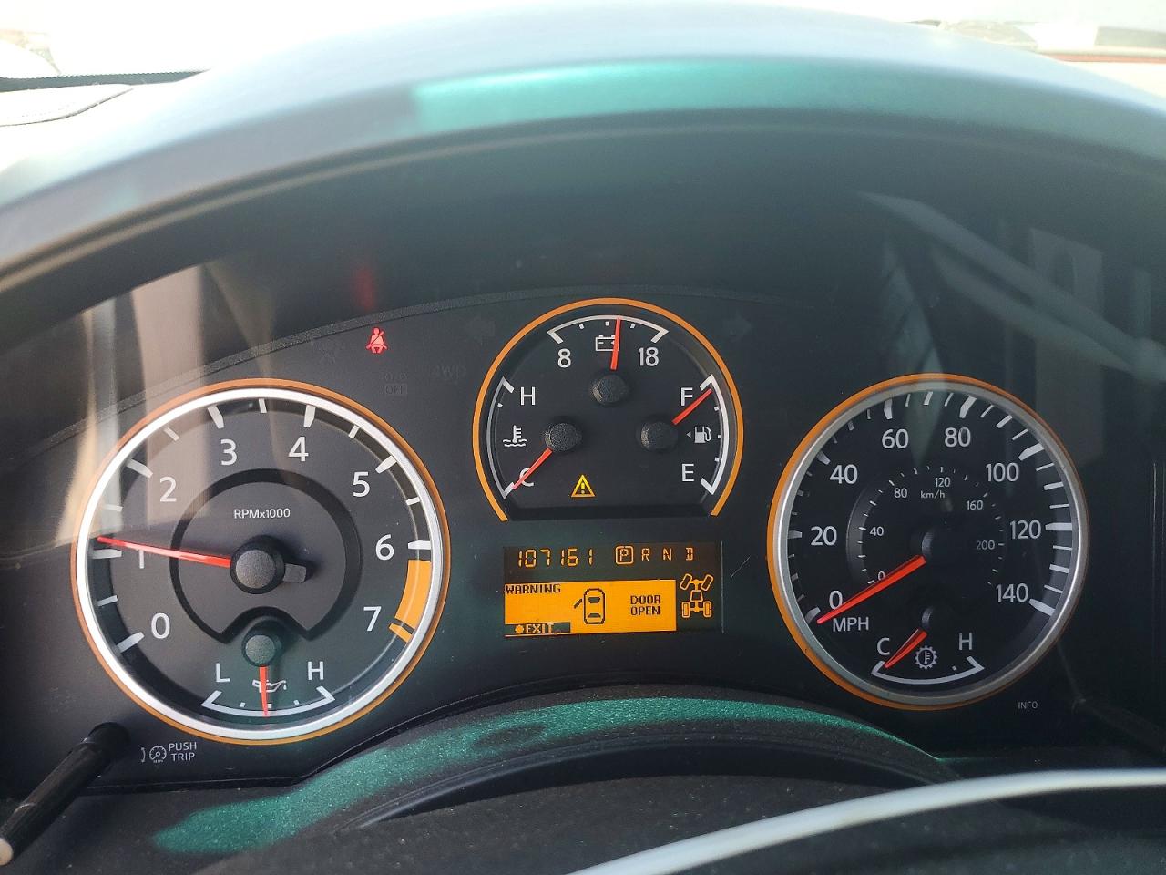 Nissan Titan Sv