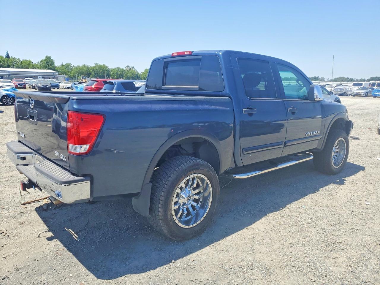 Nissan Titan Sv