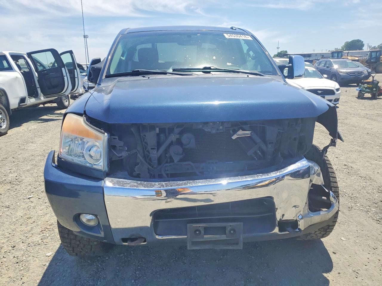 Nissan Titan Sv