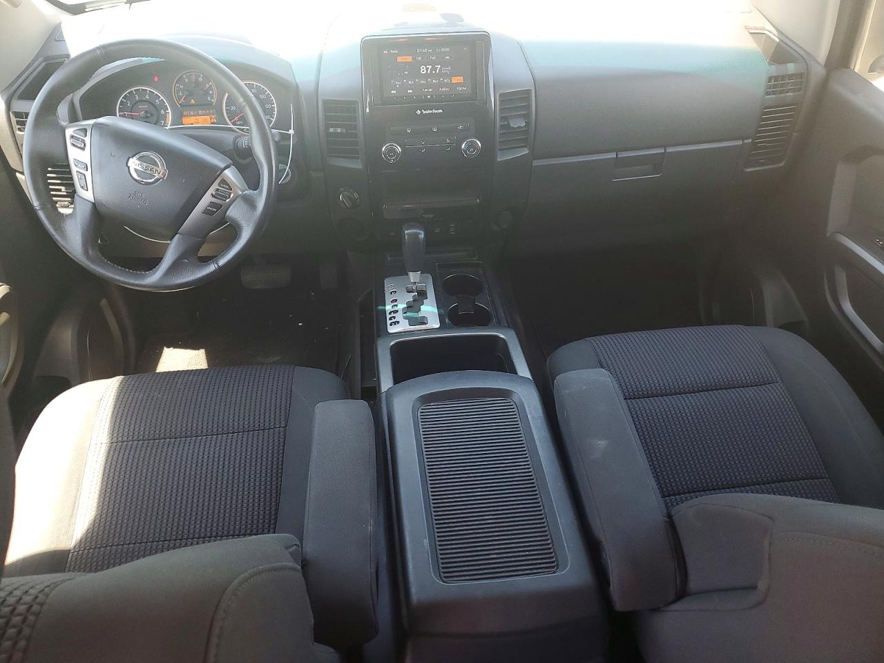 Nissan Titan Sv