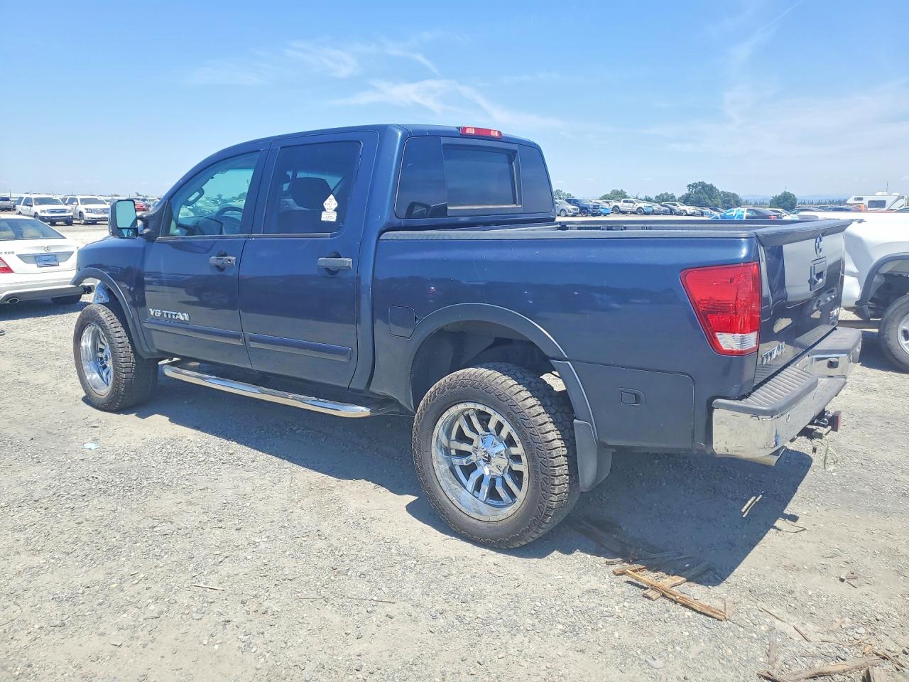 Nissan Titan Sv