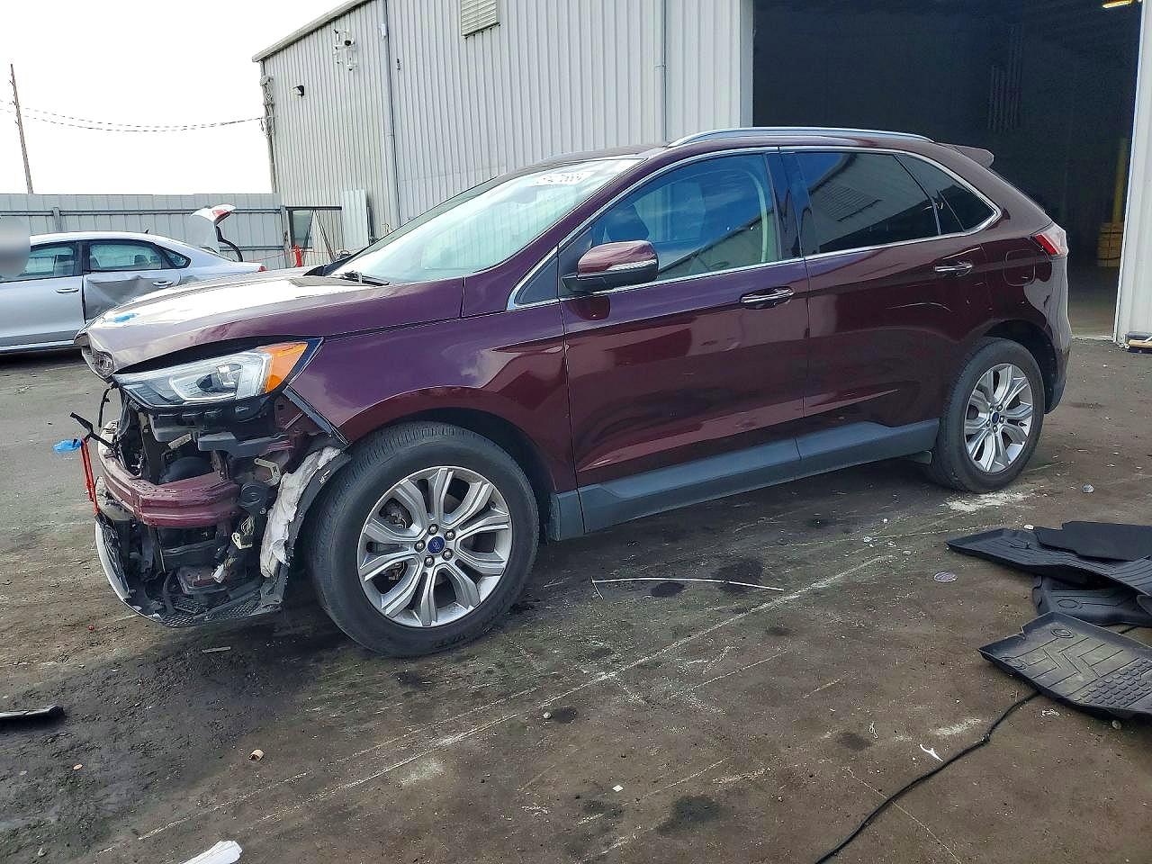 Salvage Ford Edge Image