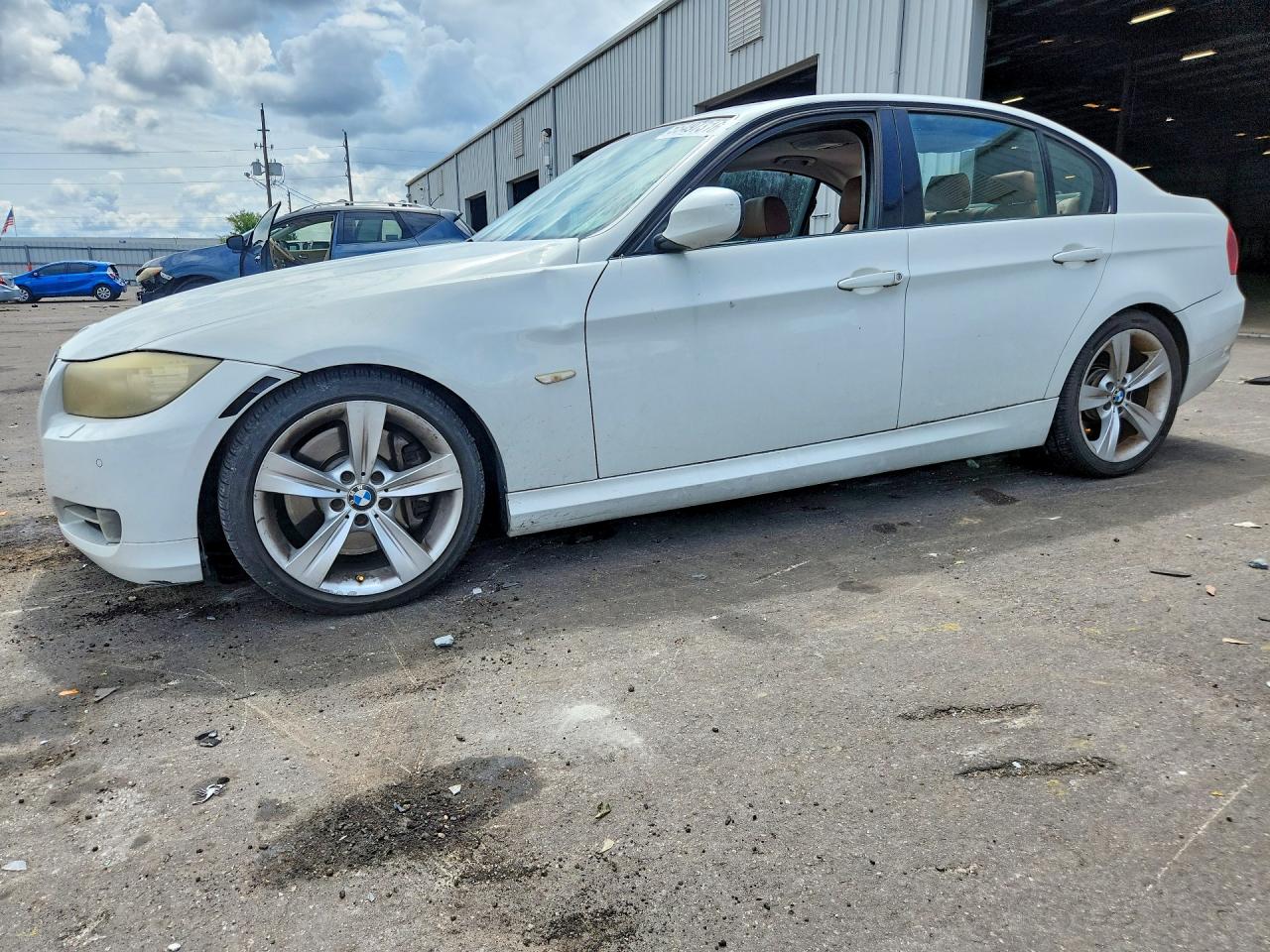 Salvage BMW 3 Series Image