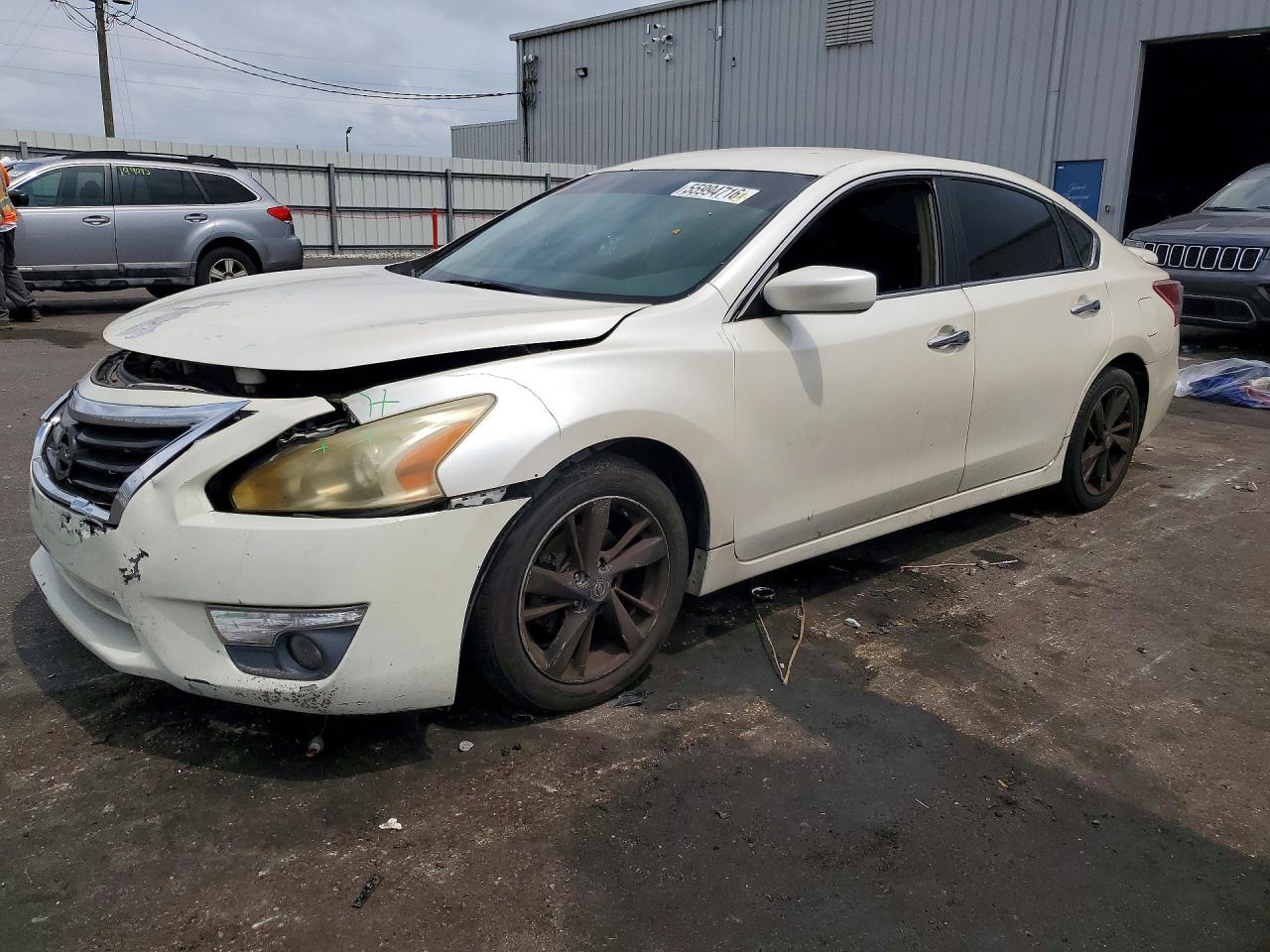 Salvage Nissan Altima Image