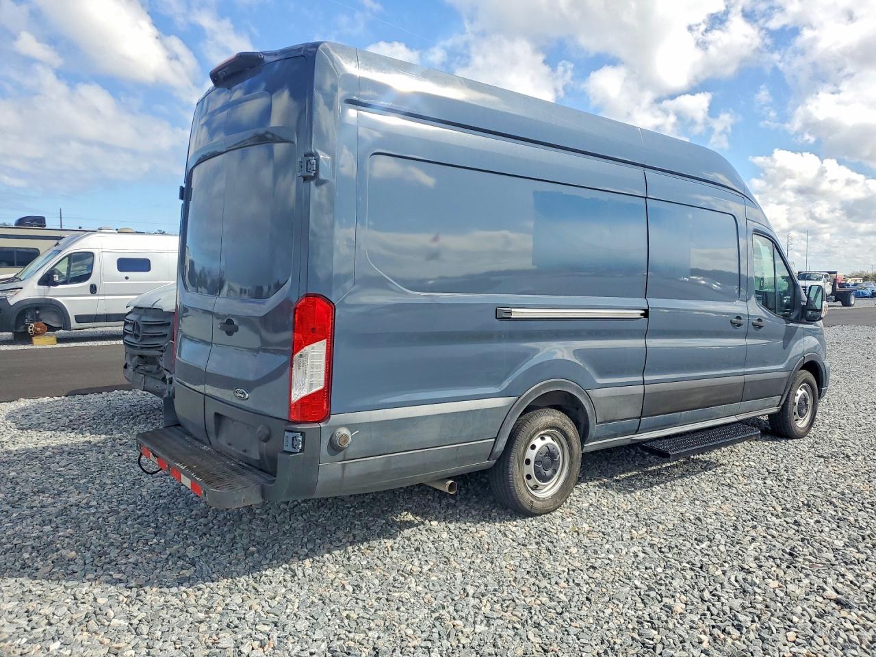 Ford Transit T-250