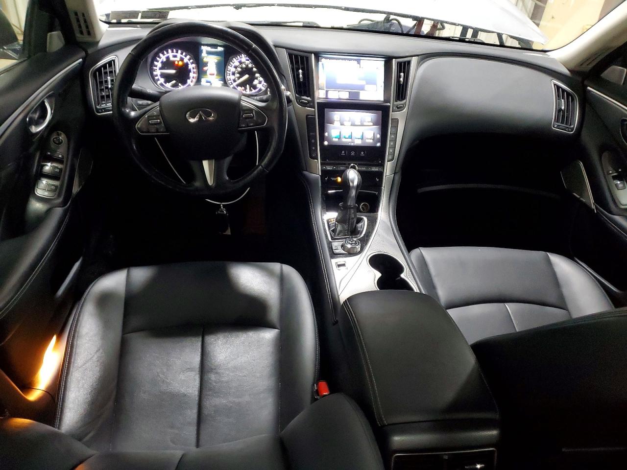 INFINITI Q50 3.0t P 3.0t Premium