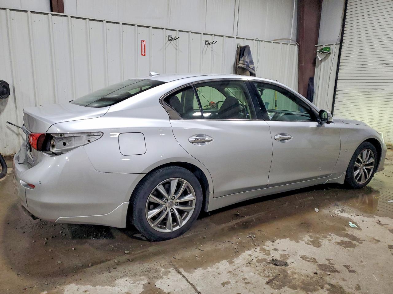 INFINITI Q50 3.0t P 3.0t Premium