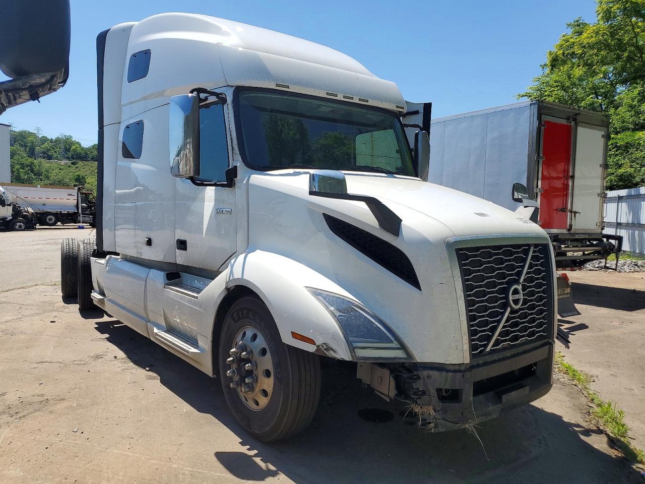 Salvage Volvo Vn Image