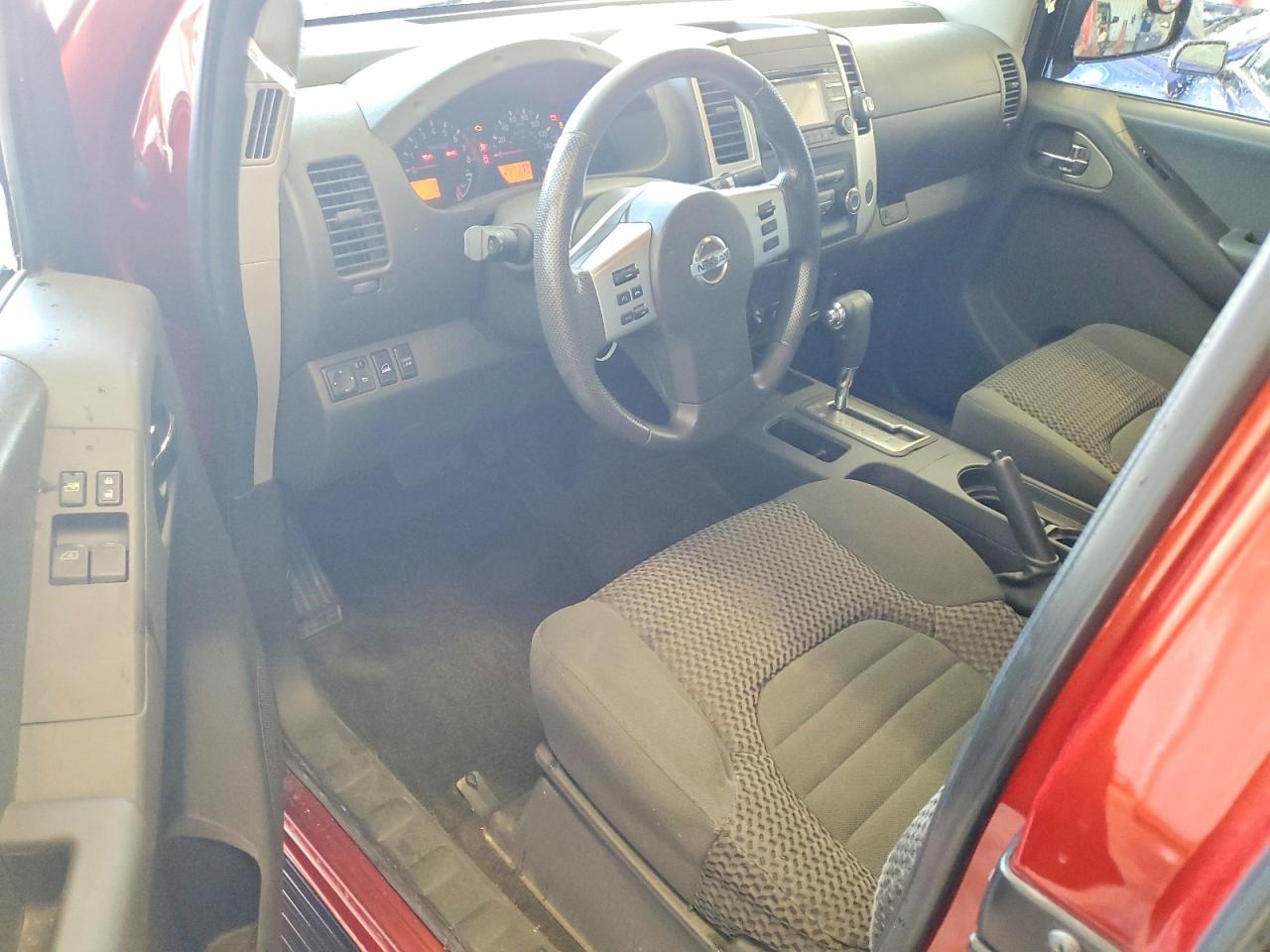 Nissan Frontier Sv V6