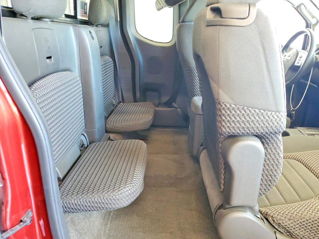 Nissan Frontier Sv V6