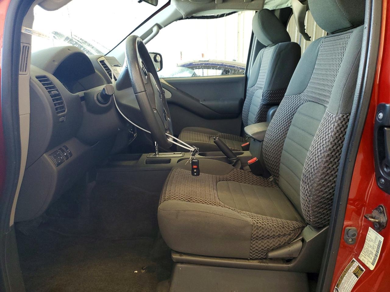 Nissan Frontier Sv V6