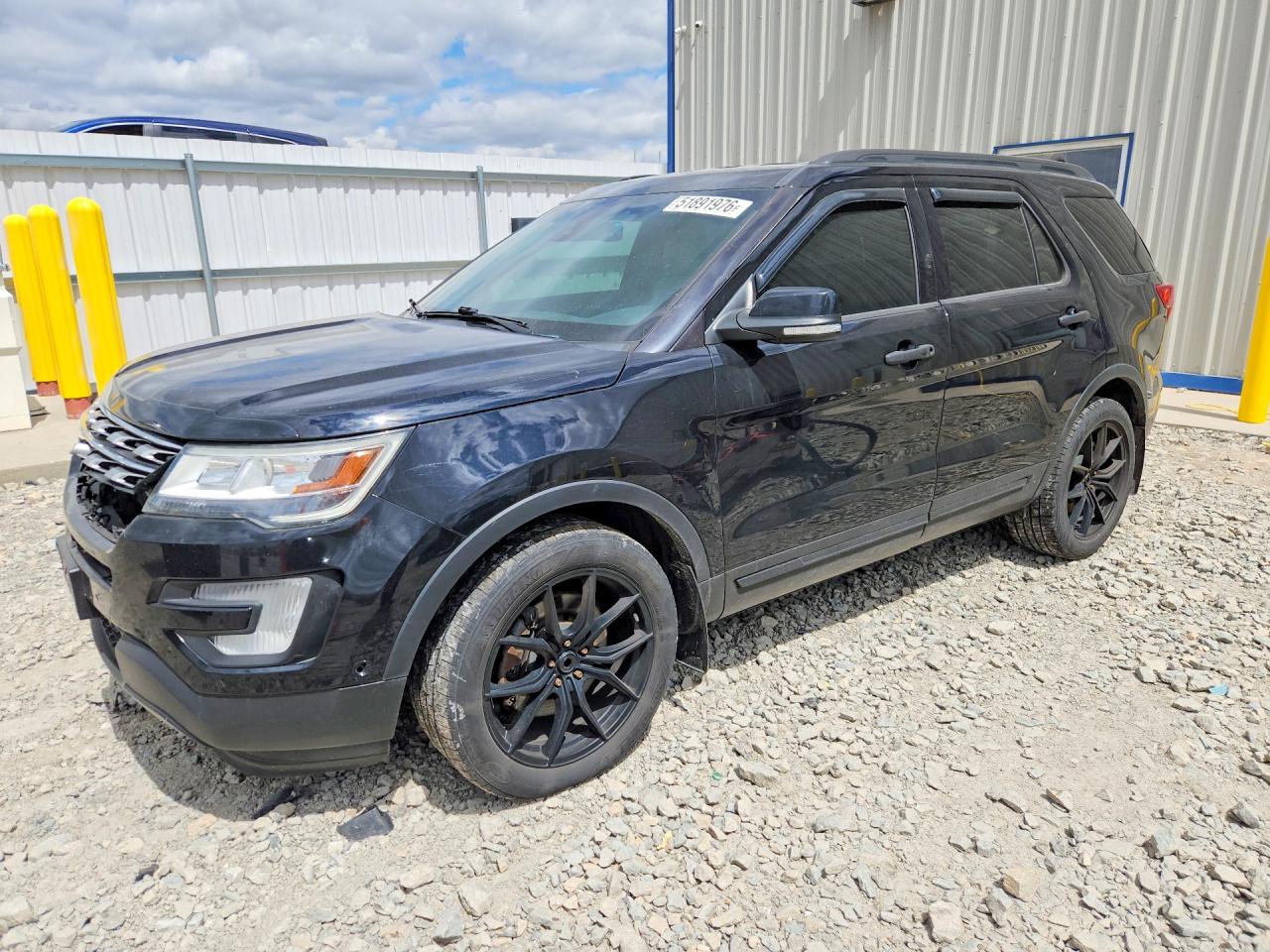 Salvage Ford Explorer Image
