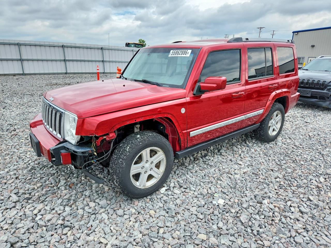 Salvage Jeep Commander Image