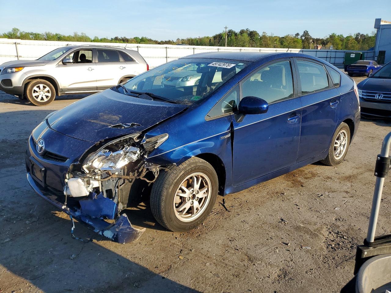 Salvage Toyota Prius Image