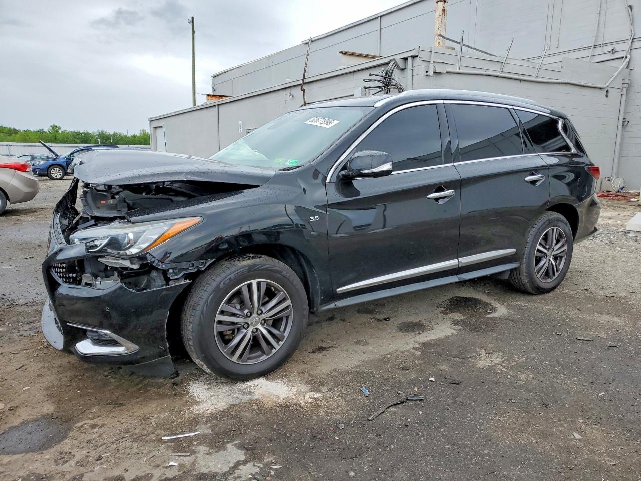Salvage INFINITI Qx Image