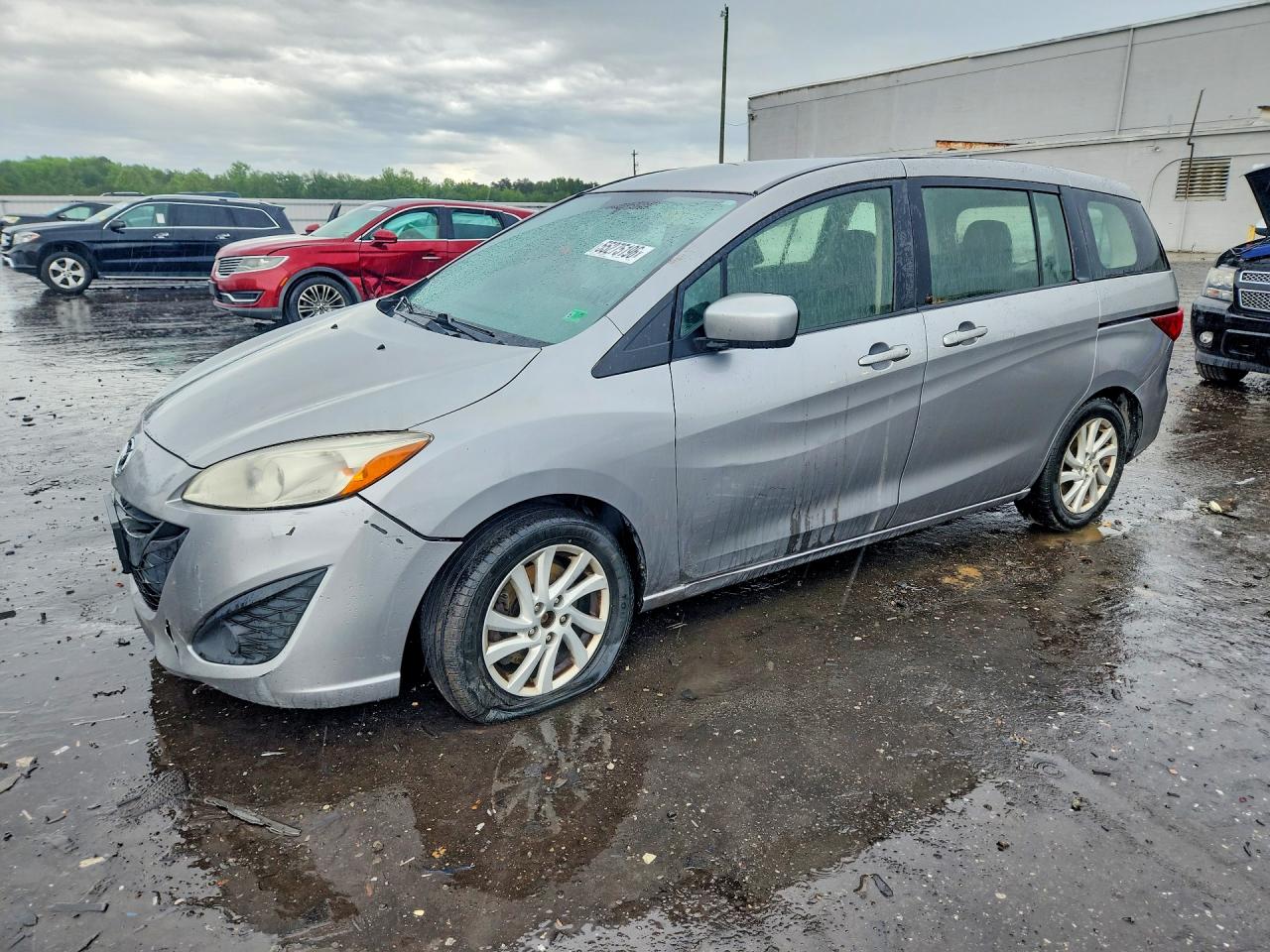 Salvage Mazda 5 Image