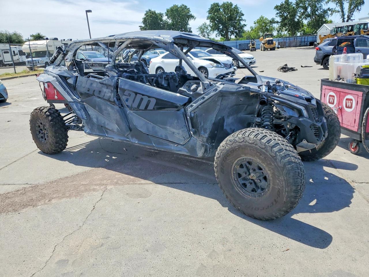 Salvage Can-Am Maverick X3 Image