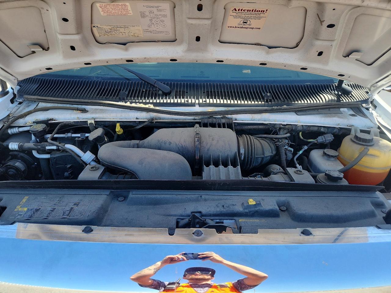 Ford Econoline E450 Super Duty Cutaway Van