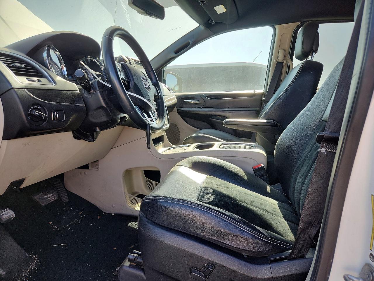 Dodge Caravan Sxt
