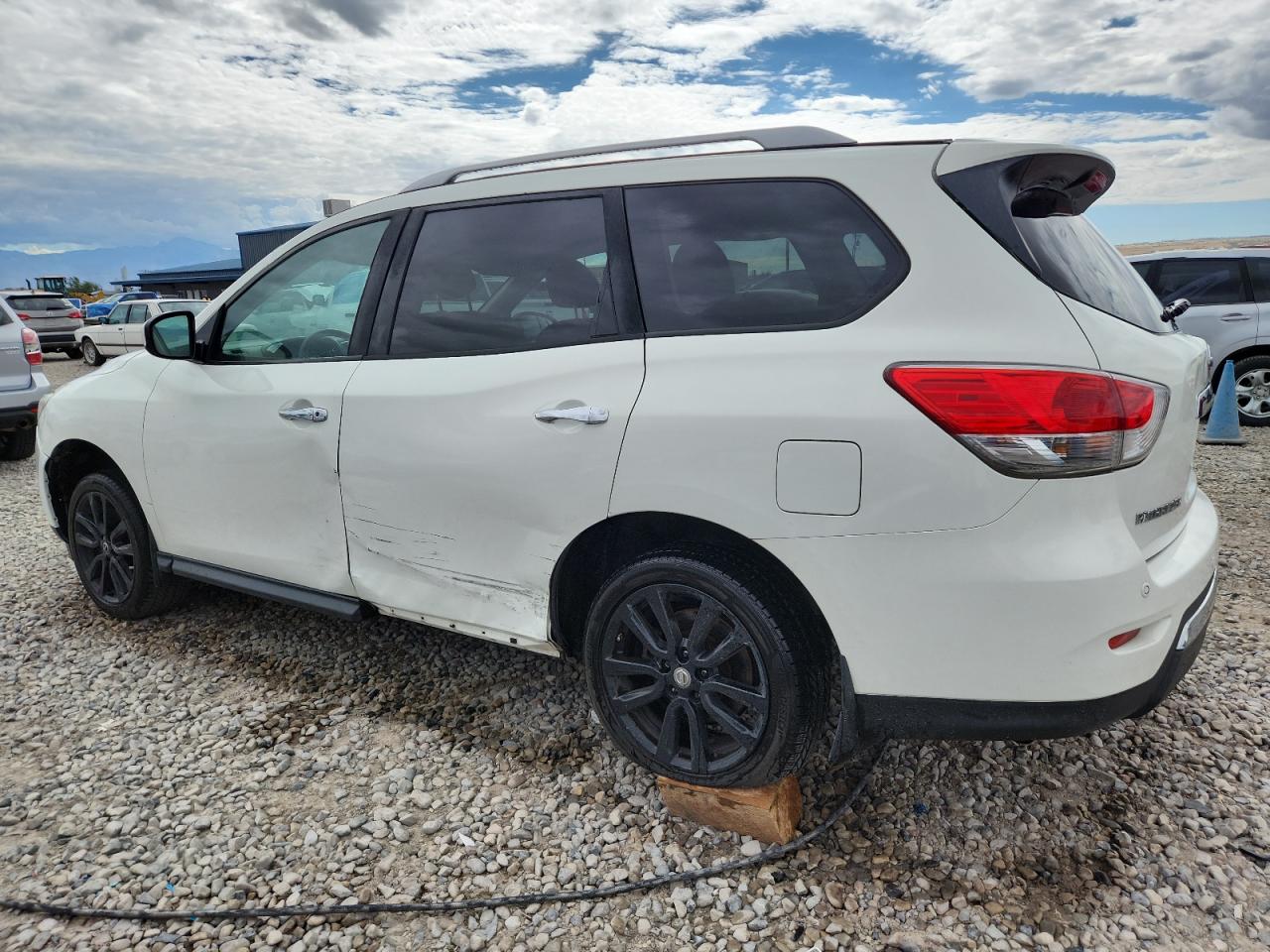 Nissan Pathfinder S
