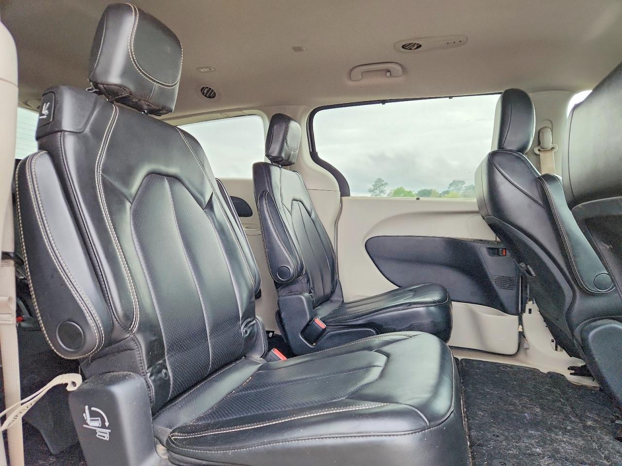 Chrysler Minivan Lxi