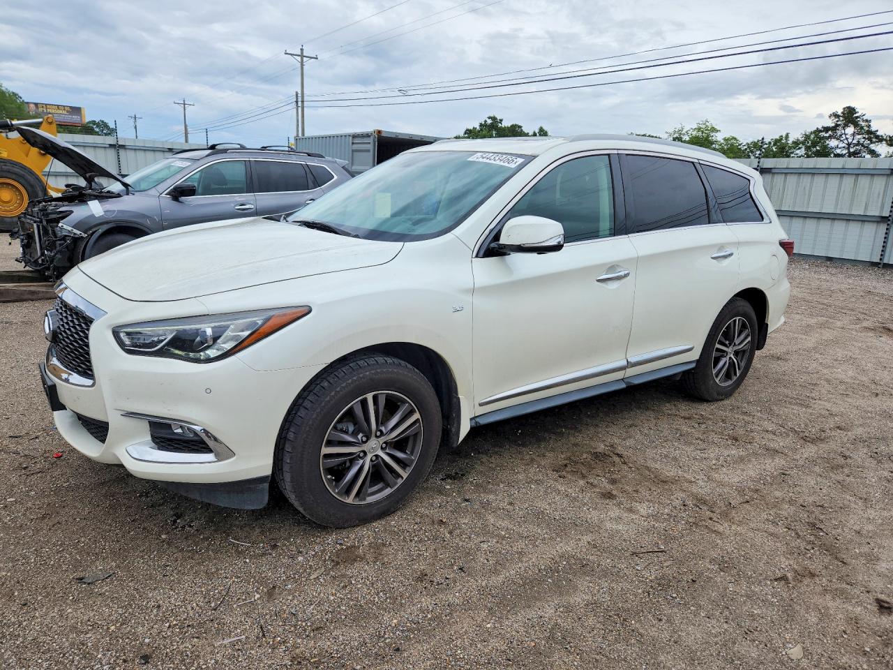 Salvage INFINITI Qx Image