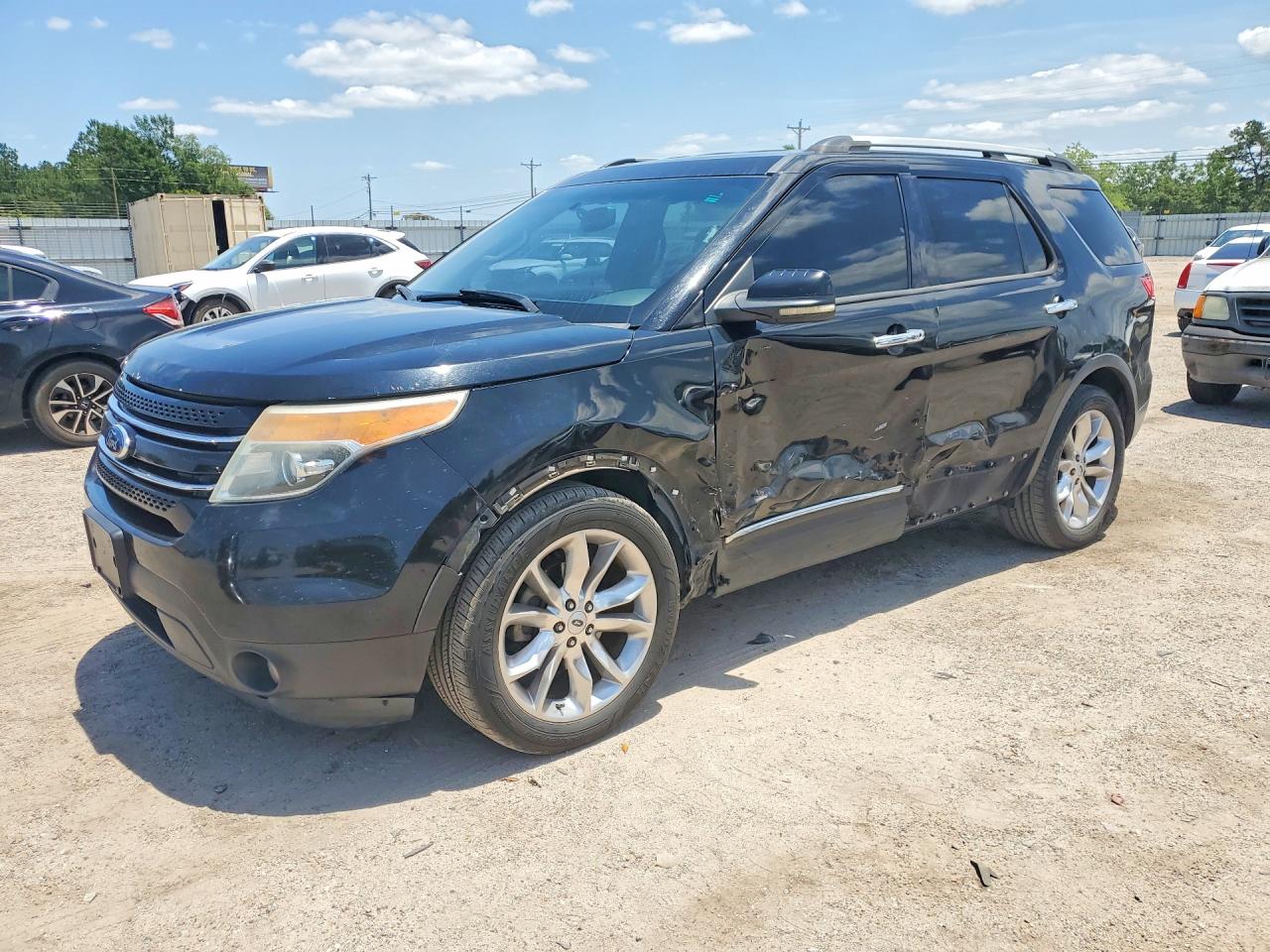Salvage Ford Explorer Image