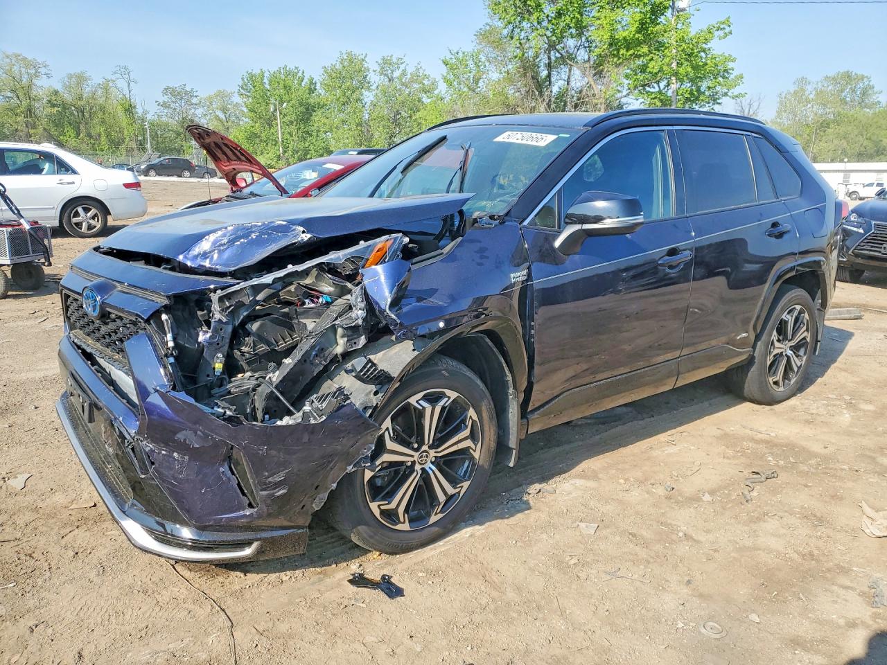 Salvage Toyota RAV4 Image