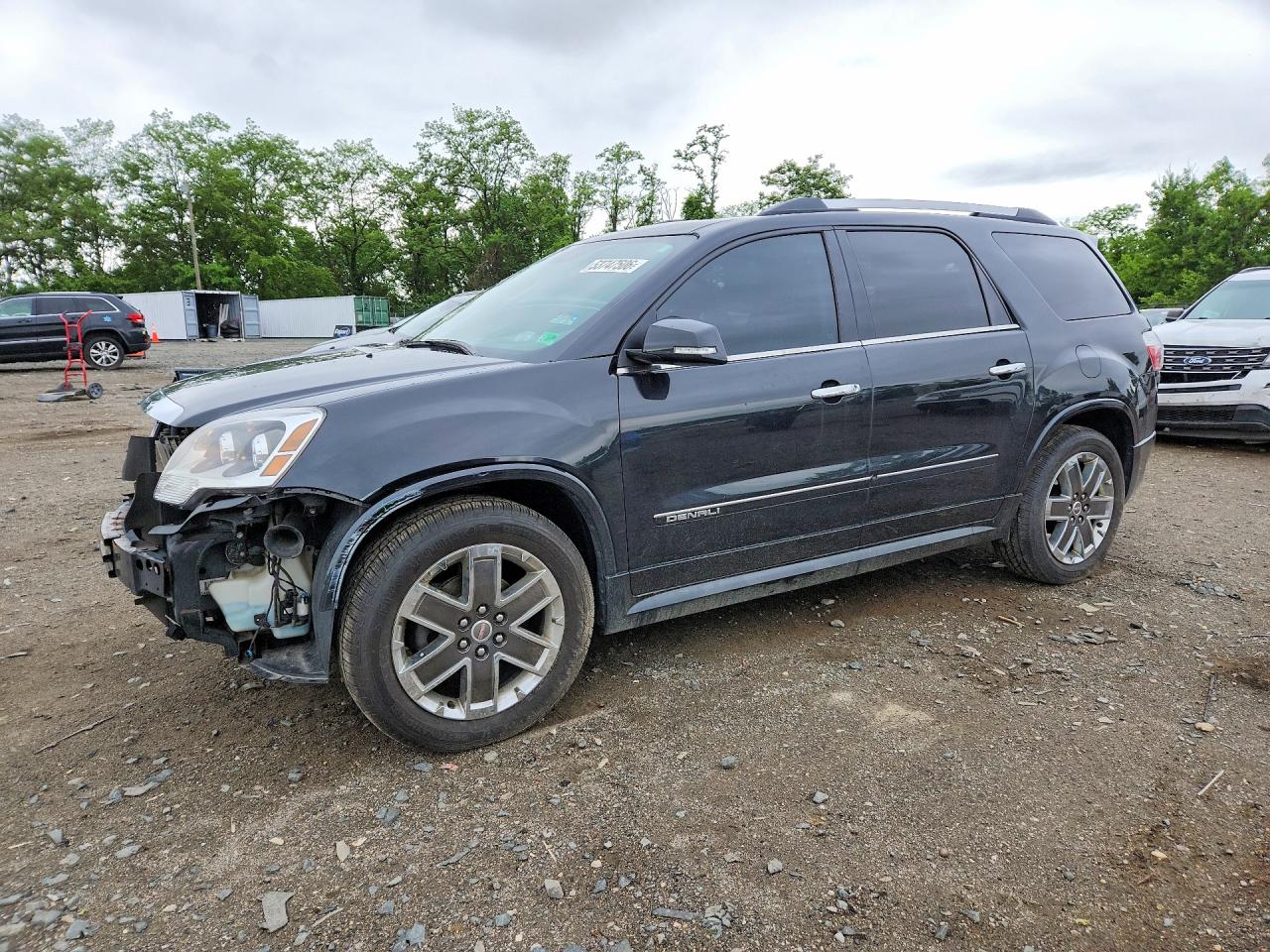 Salvage GMC Acadia Image