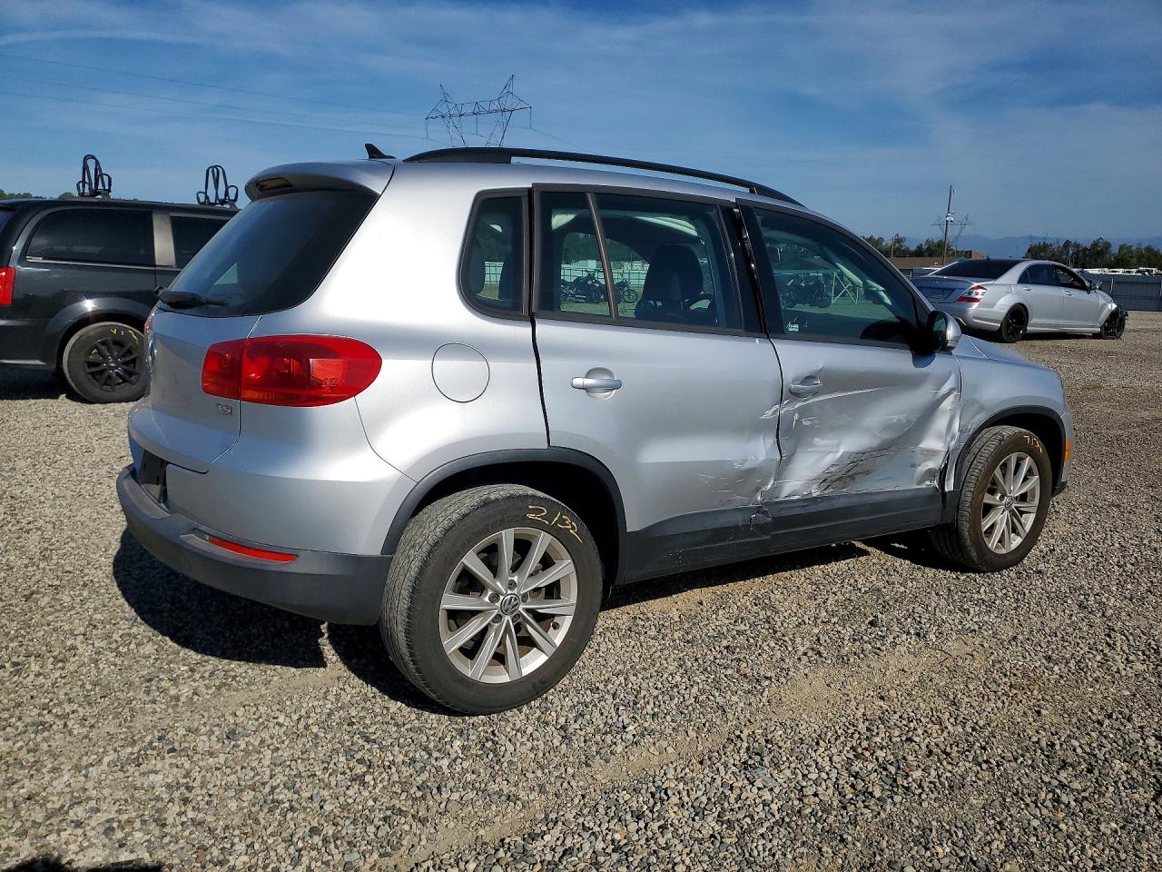 Volkswagen Tiguan S