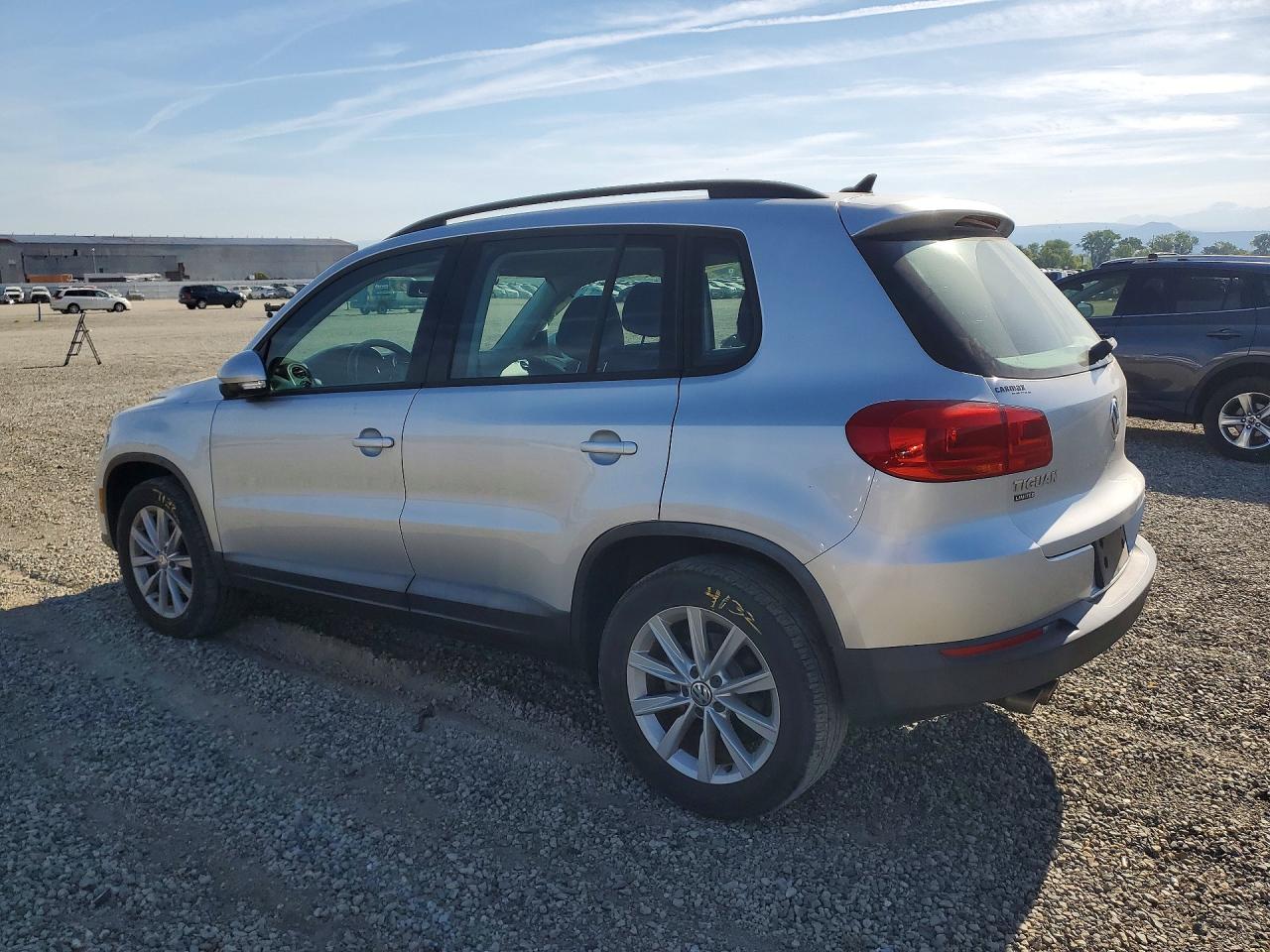 Volkswagen Tiguan S