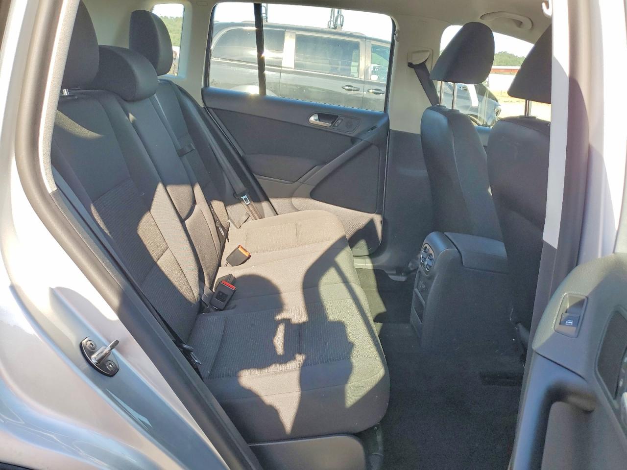 Volkswagen Tiguan S