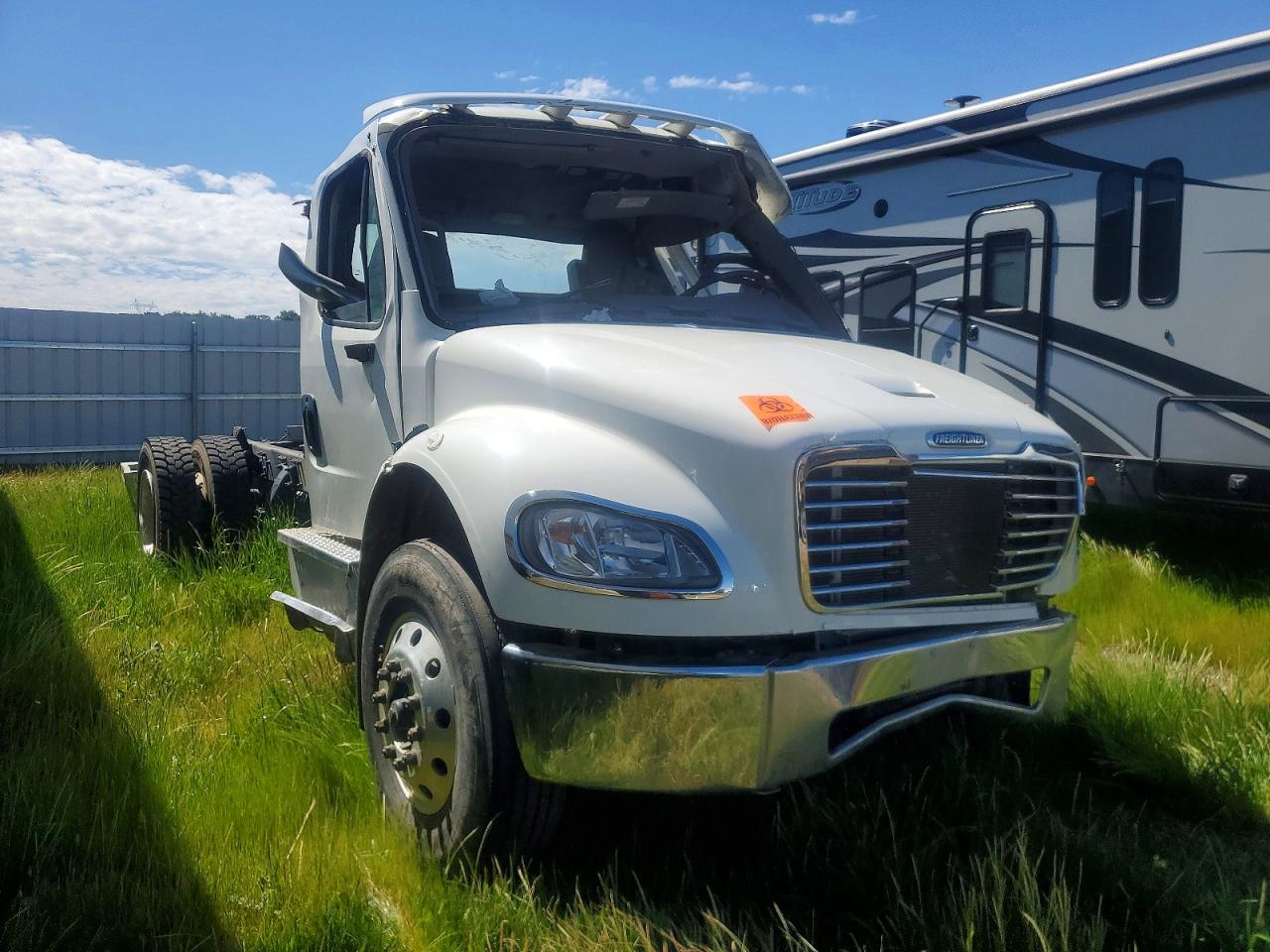 Salvage Freightliner M2 Image
