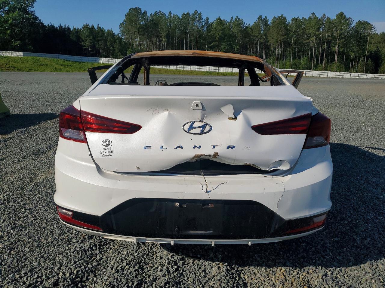 Hyundai ELANTRA Sel