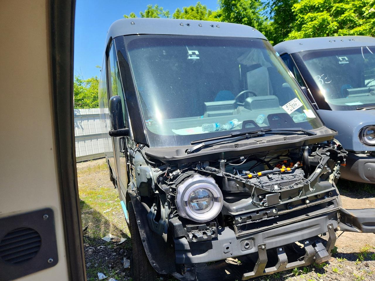 Rivian Edv 700
