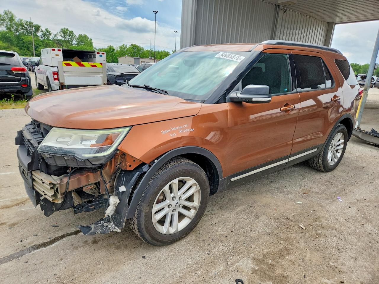 Salvage Ford Explorer Image