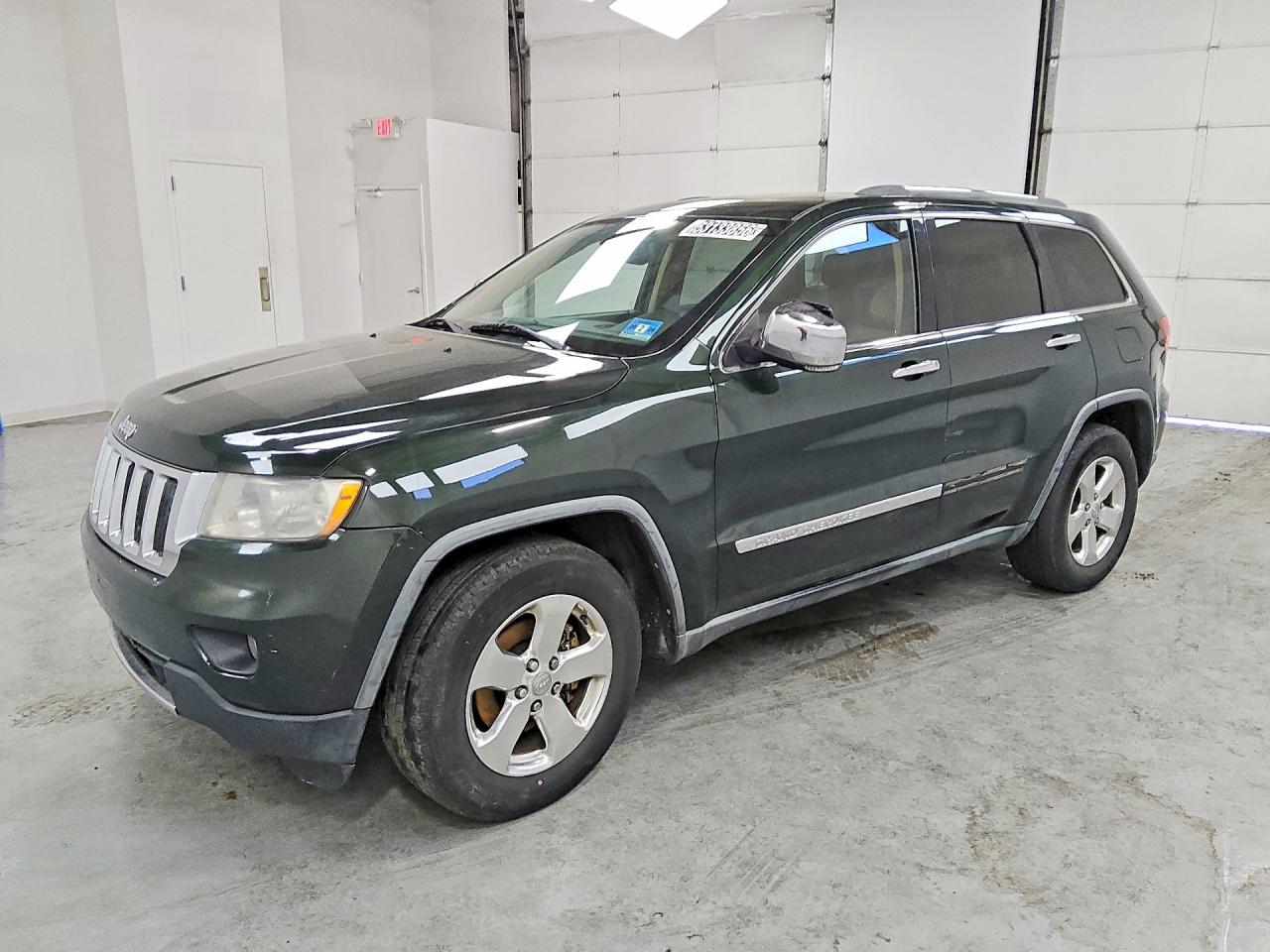 Salvage Jeep Grand Cherokee Image
