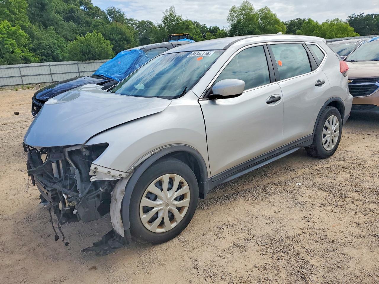 Salvage Nissan Rogue Image