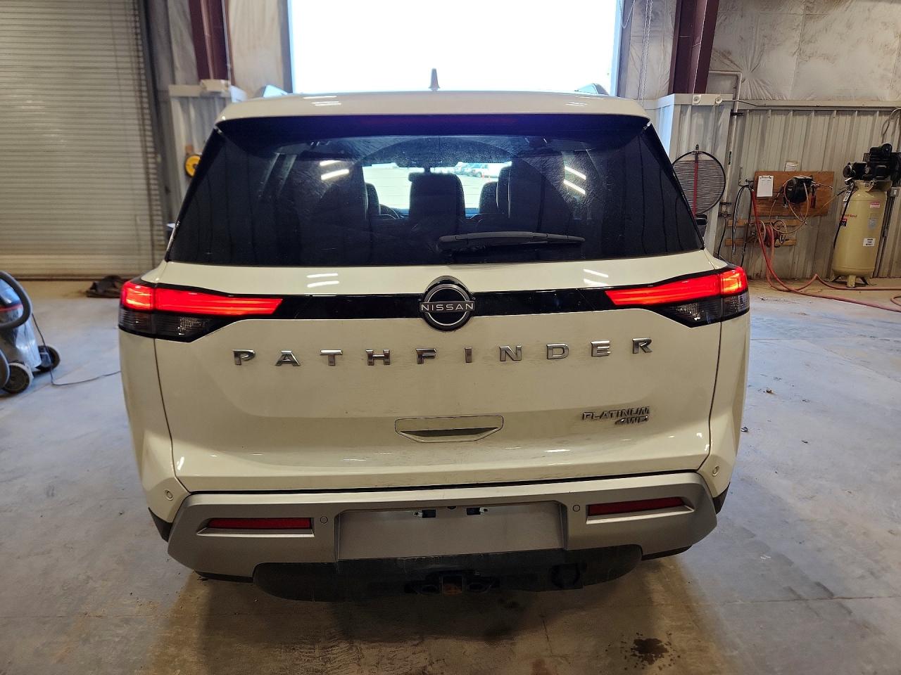 Nissan Pathfinder Platinum