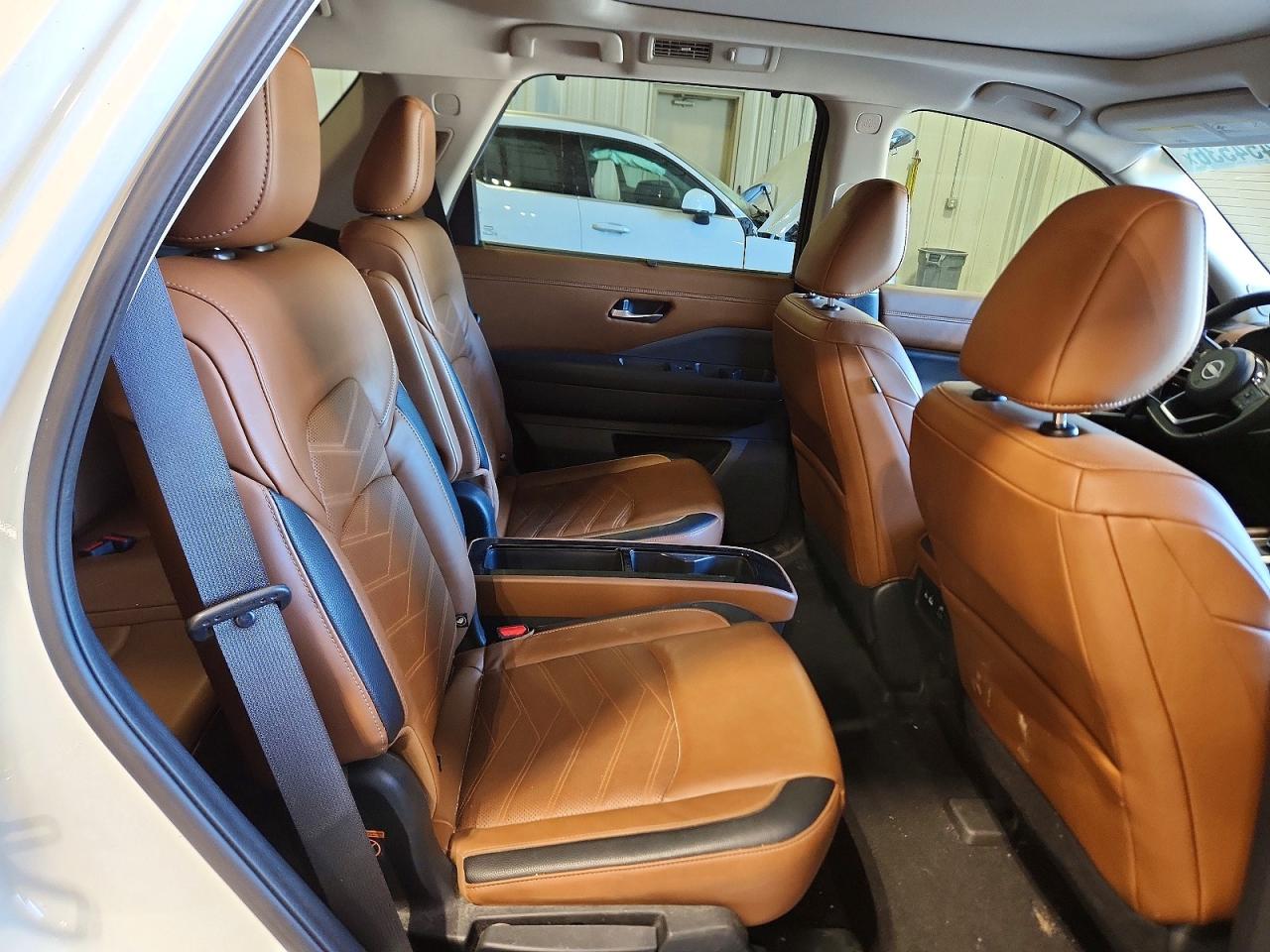 Nissan Pathfinder Platinum