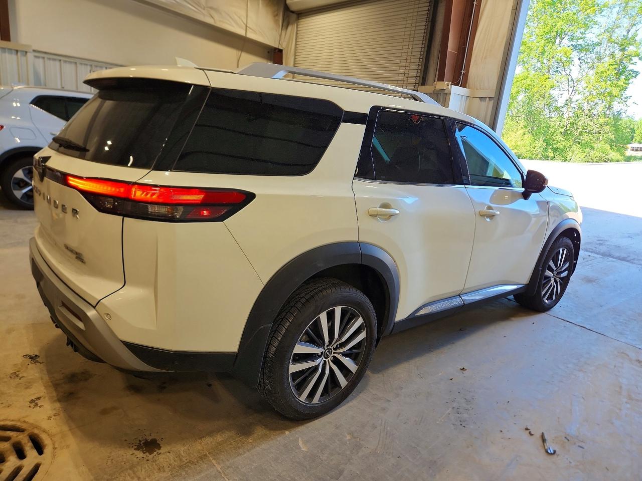 Nissan Pathfinder Platinum