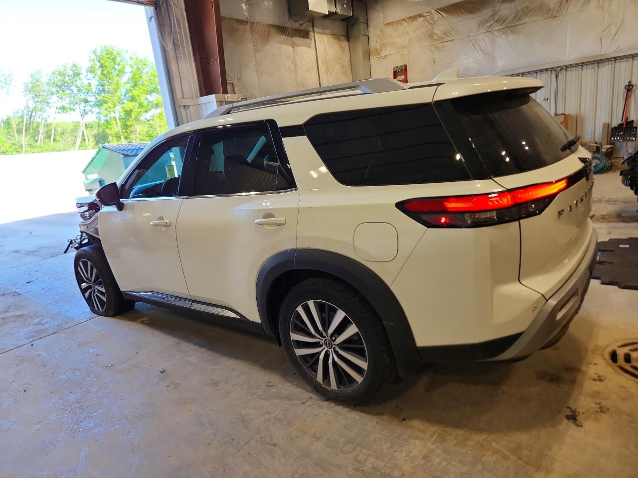 Nissan Pathfinder Platinum