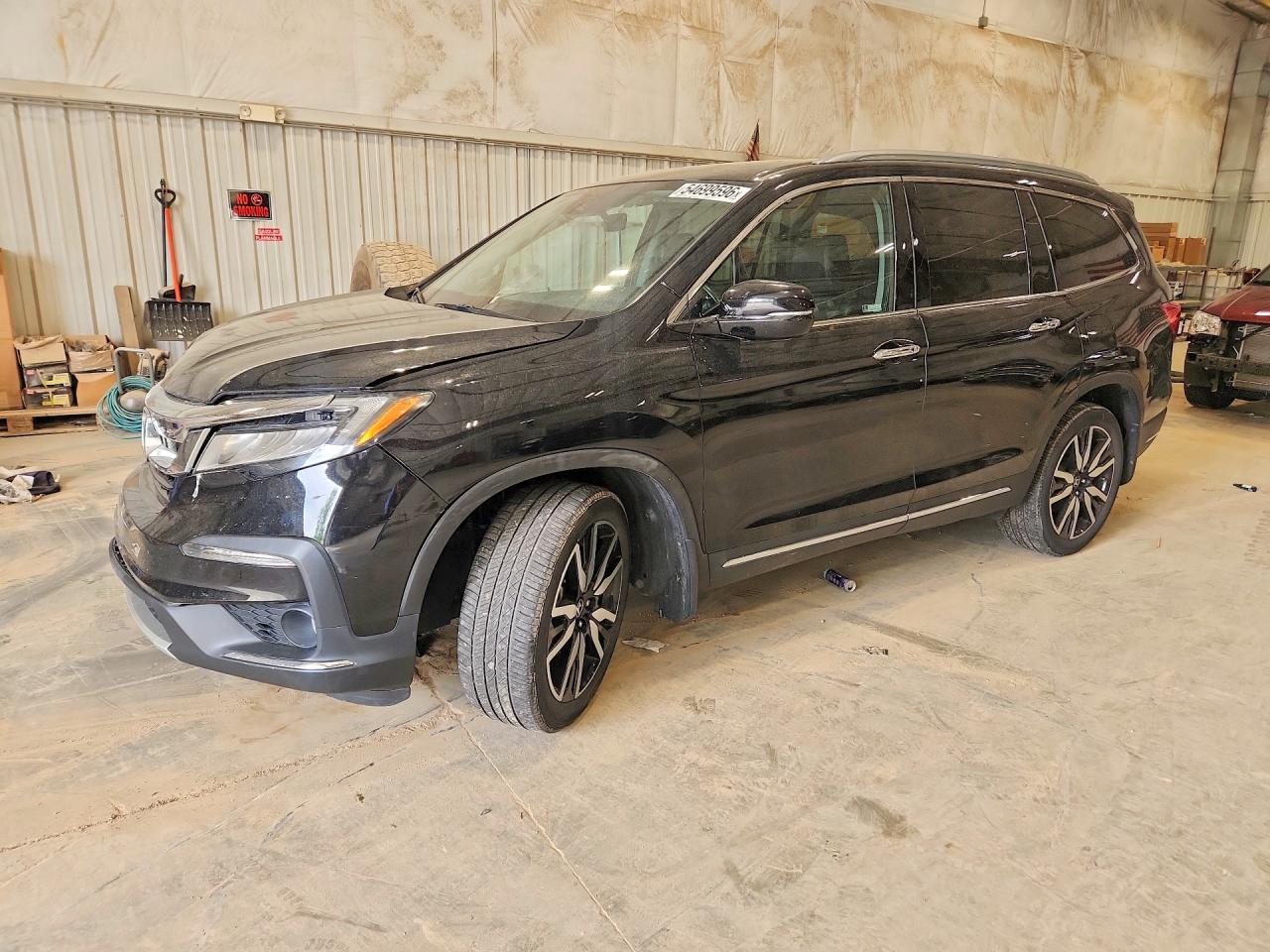 Salvage Honda Pilot Image