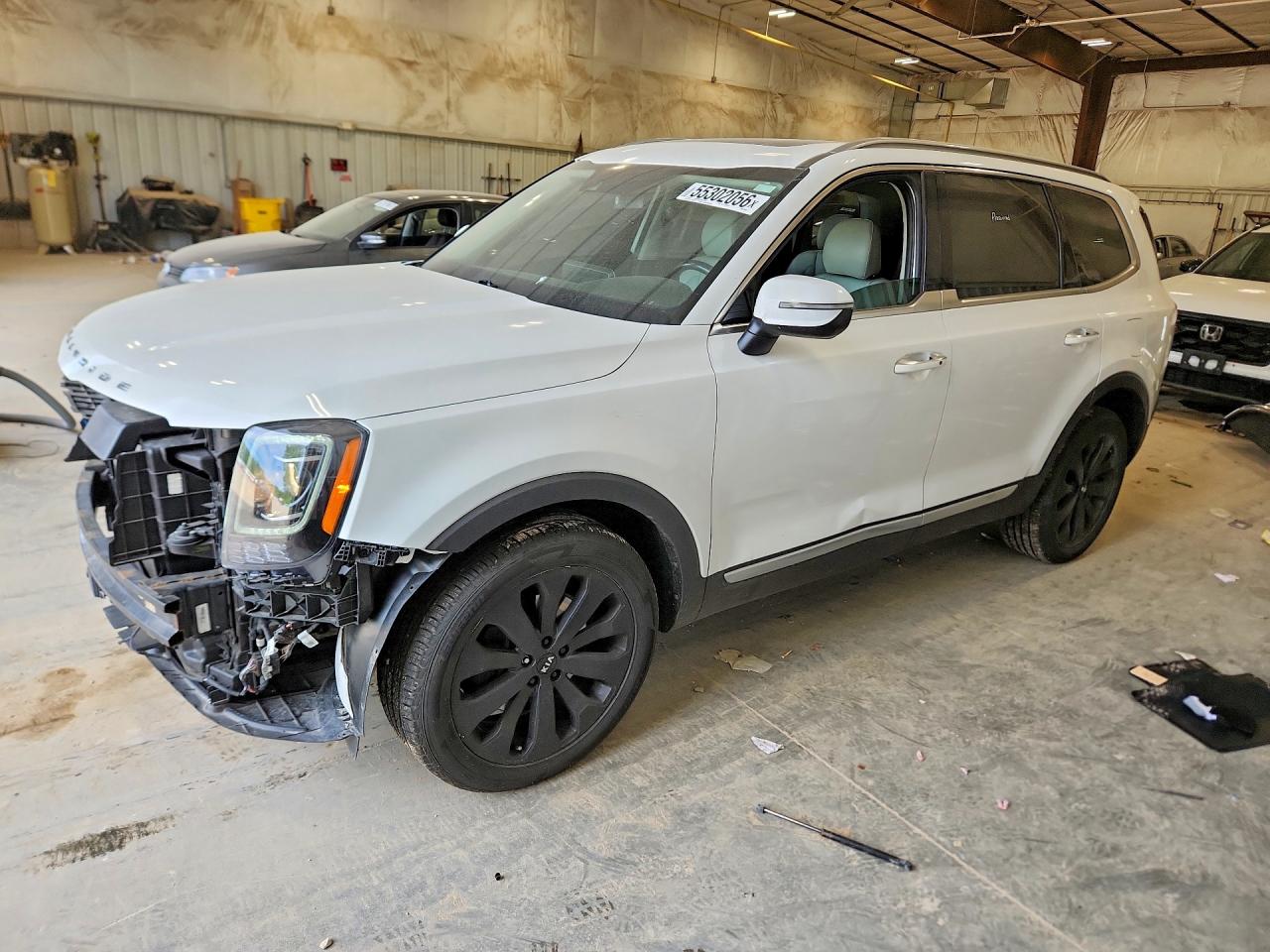 Salvage Kia Telluride Image