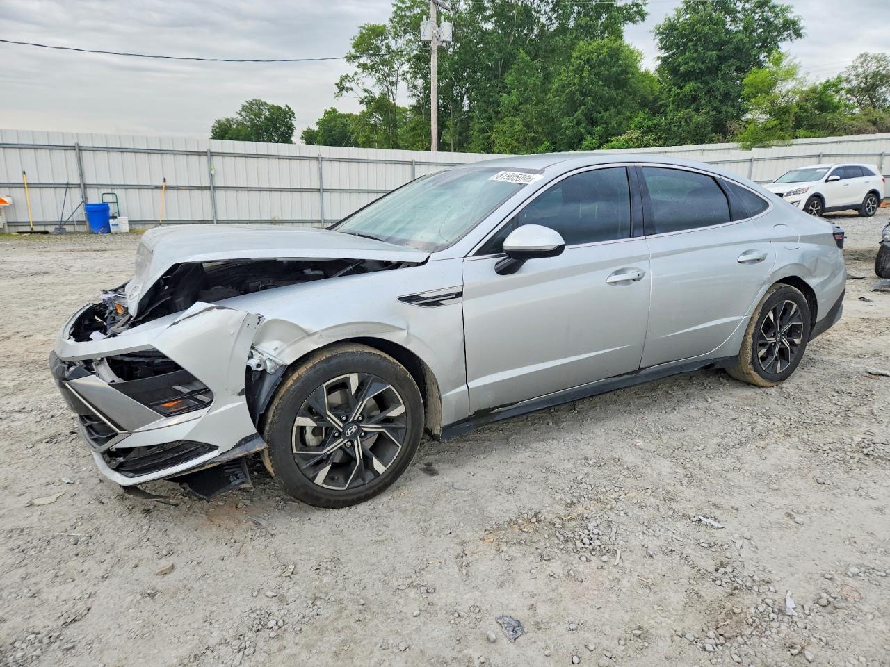Salvage Hyundai SONATA Image