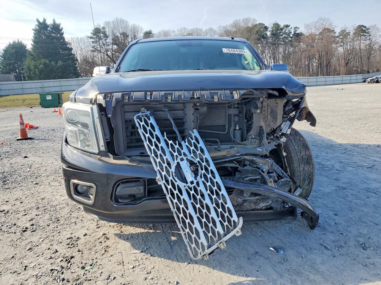 Nissan Titan Sv