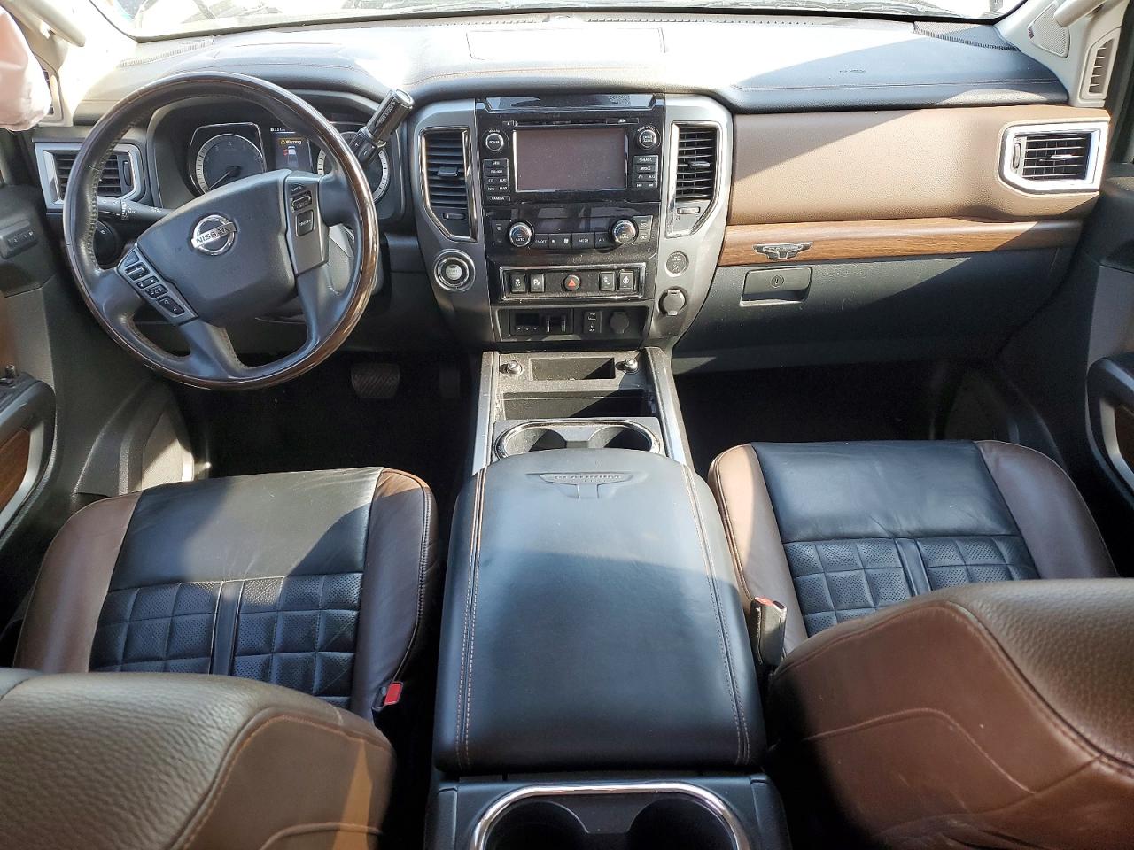 Nissan Titan Sv