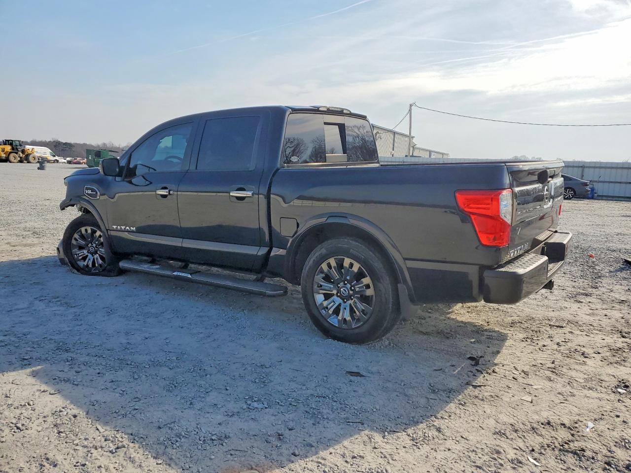 Nissan Titan Sv